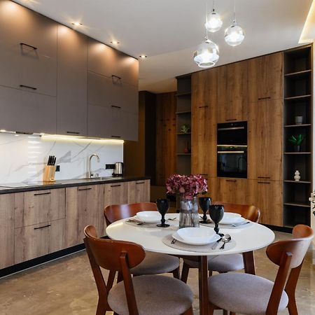Luxury Apartments Smart House Uzhhorod Bagian luar foto