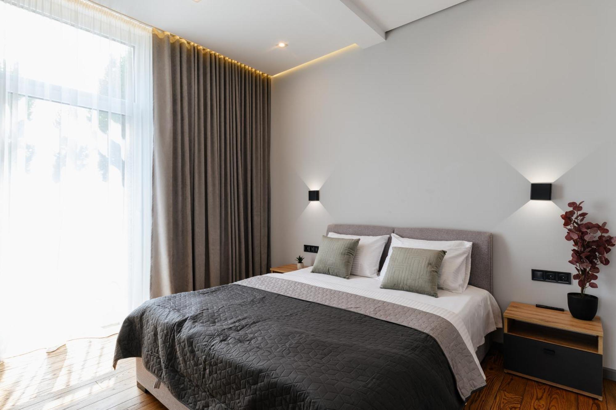 Luxury Apartments Smart House Uzhhorod Bagian luar foto