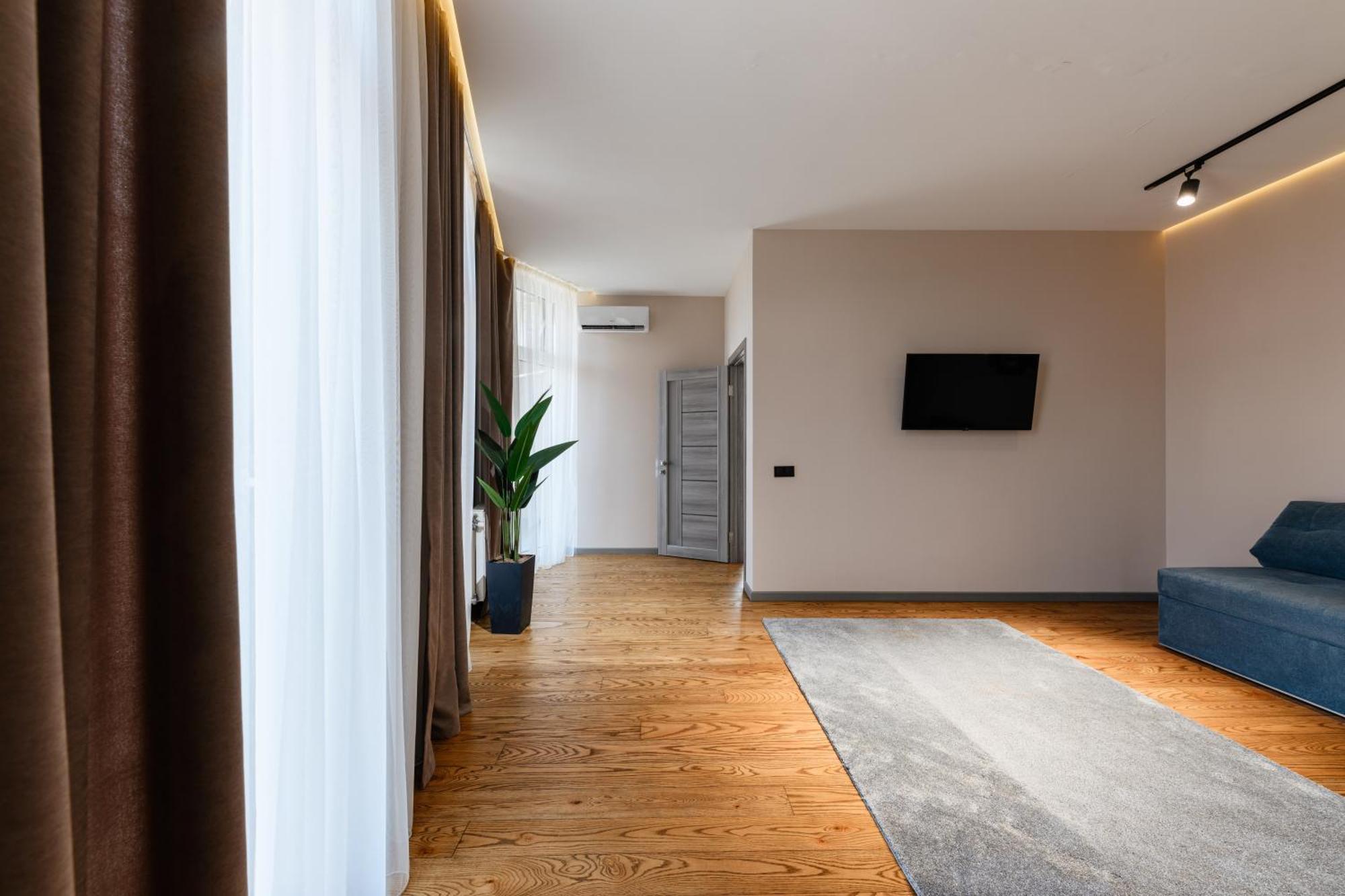 Luxury Apartments Smart House Uzhhorod Bagian luar foto