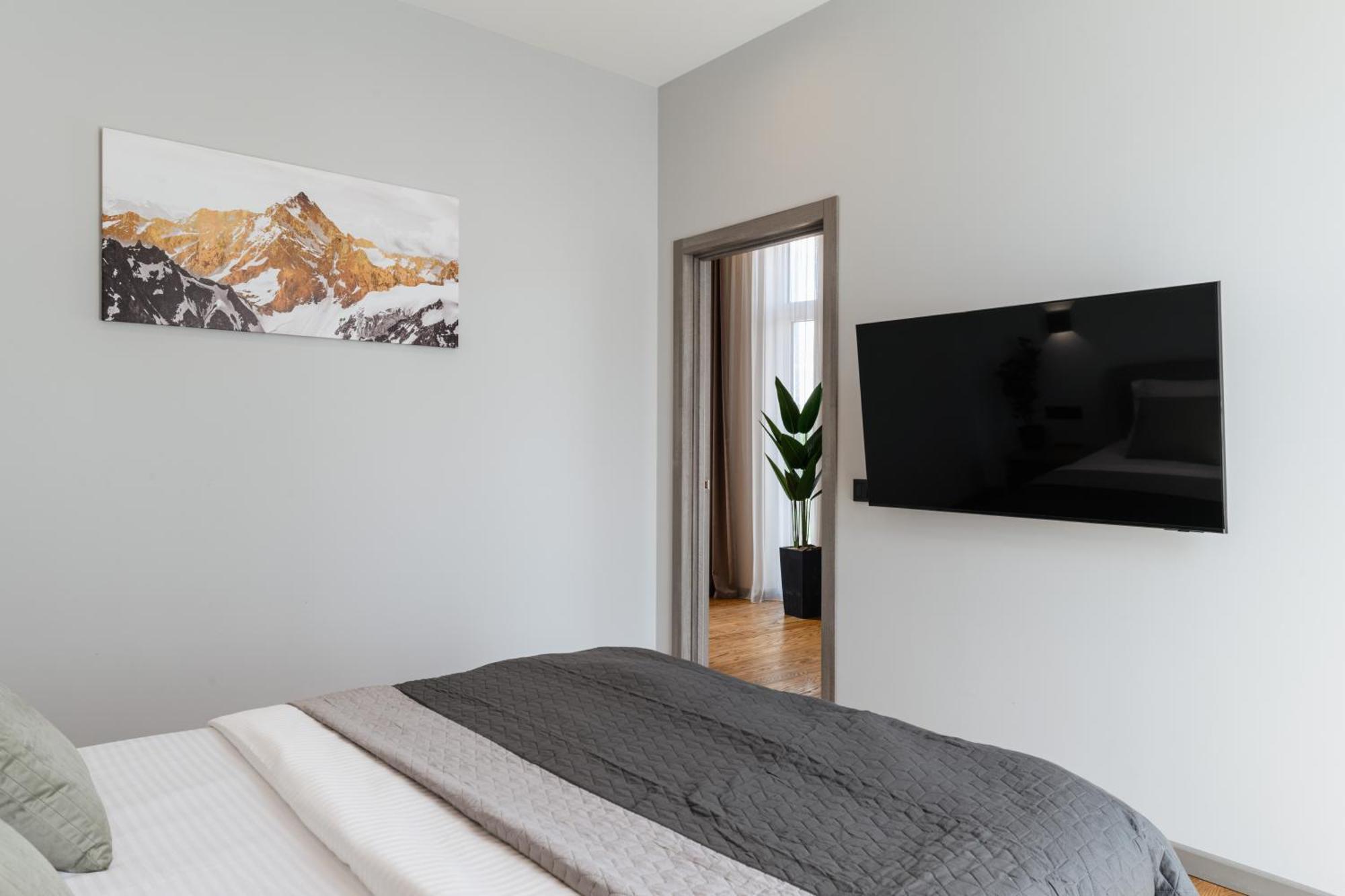 Luxury Apartments Smart House Uzhhorod Bagian luar foto