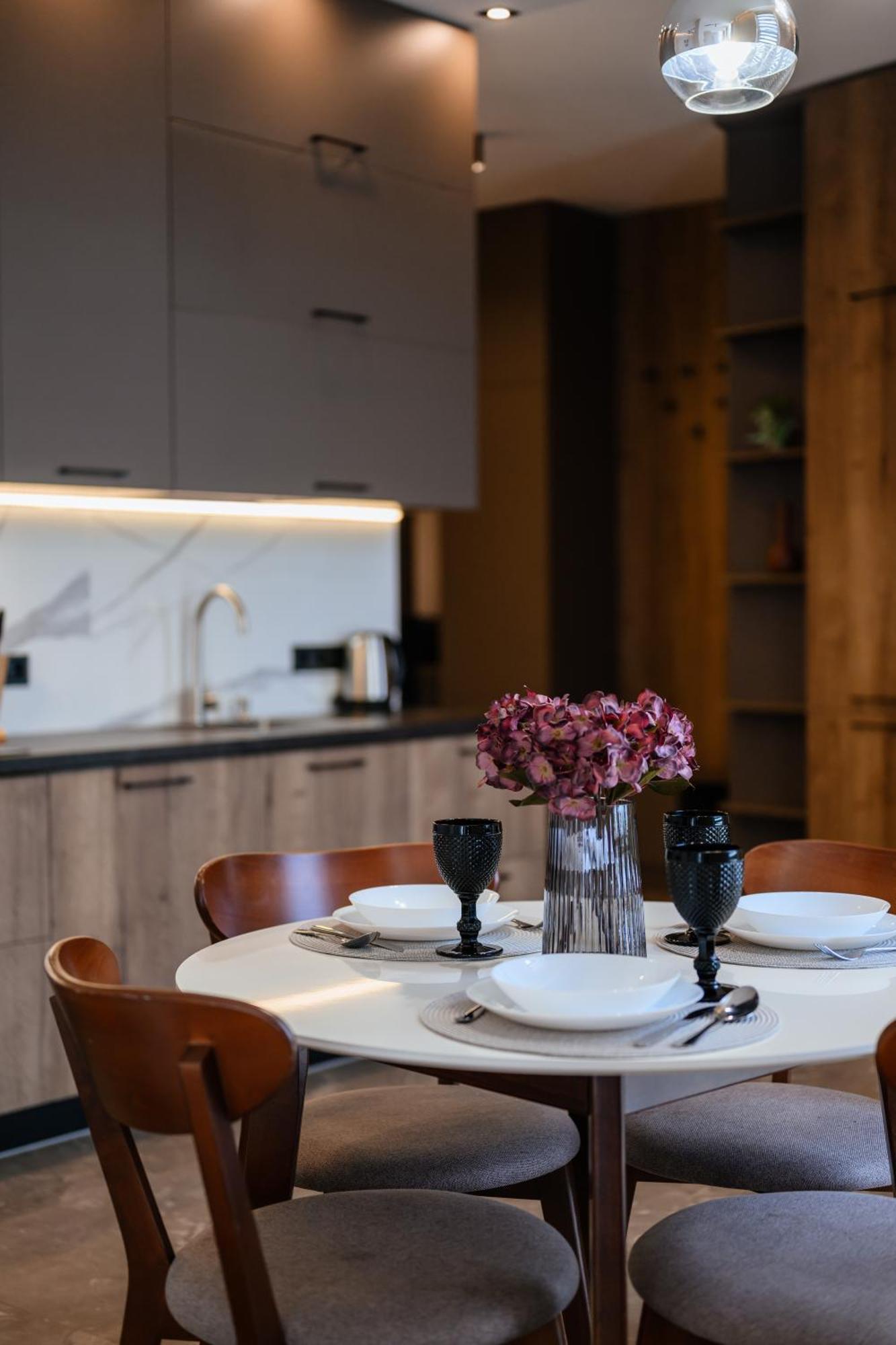 Luxury Apartments Smart House Uzhhorod Bagian luar foto