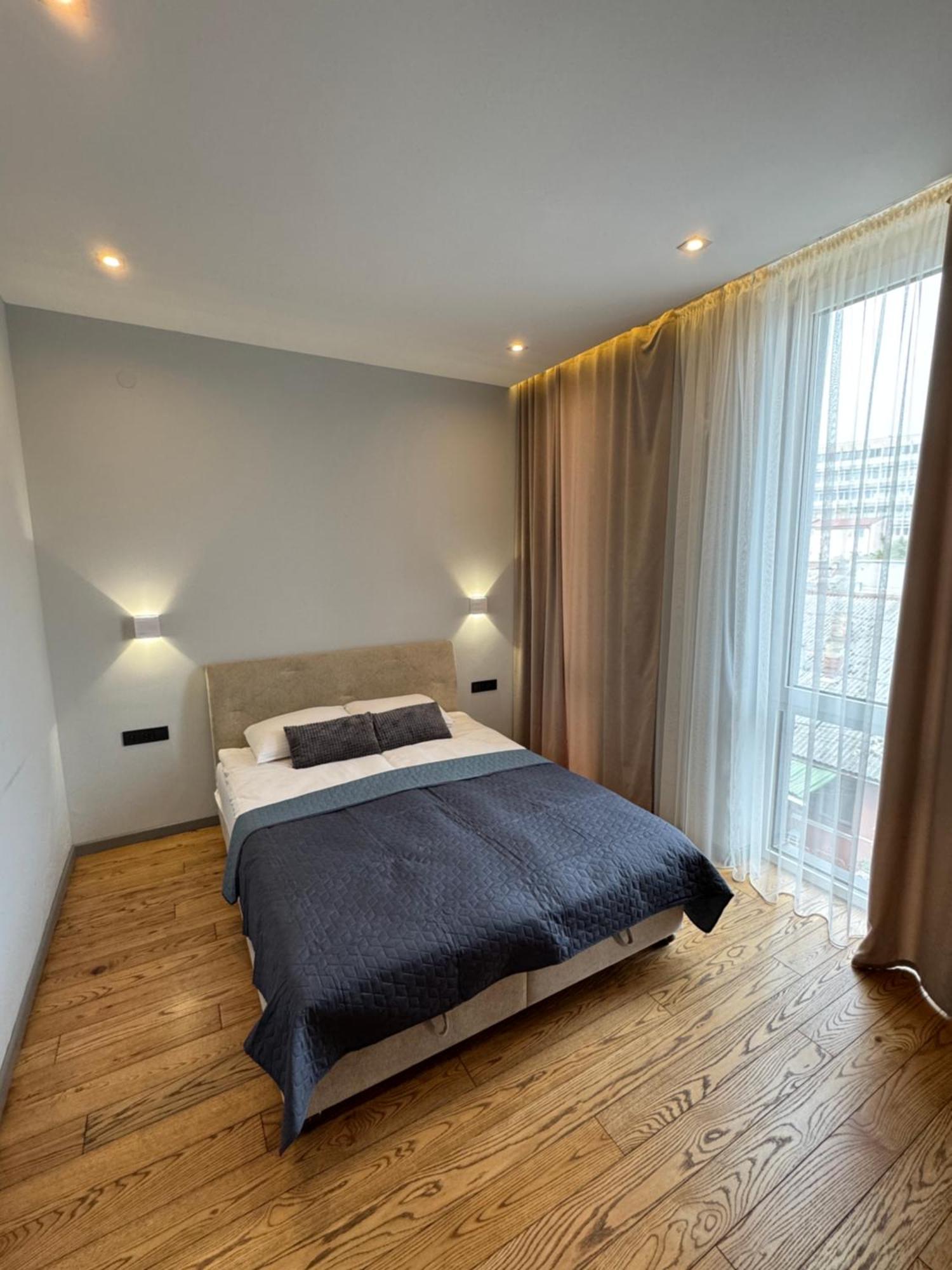 Luxury Apartments Smart House Uzhhorod Bagian luar foto