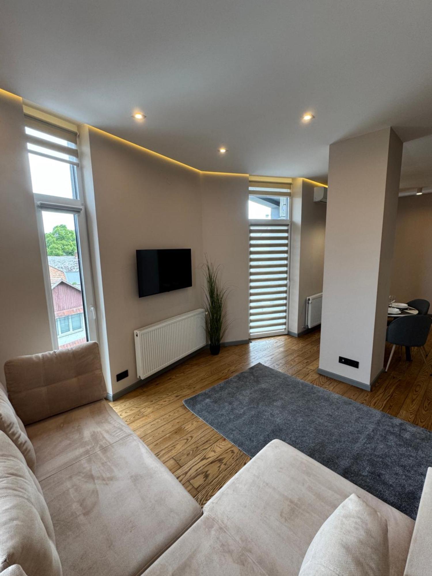 Luxury Apartments Smart House Uzhhorod Bagian luar foto